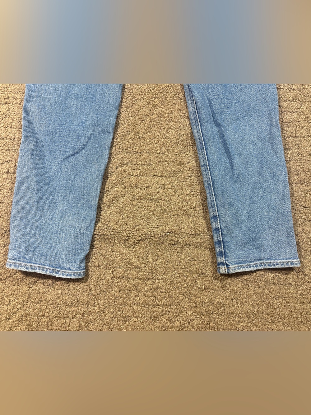 American Eagle Mom Straight Jeans Womens Sz 2 X-Long Blue Light Wash Distressed - Picture 8 of 15